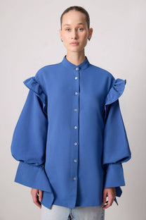 Camicia blu reale con volant in misto lino