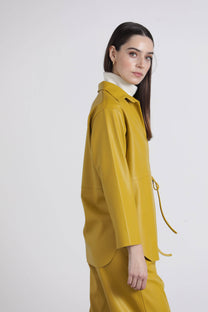 Camicia in ecopelle con nodo laterale