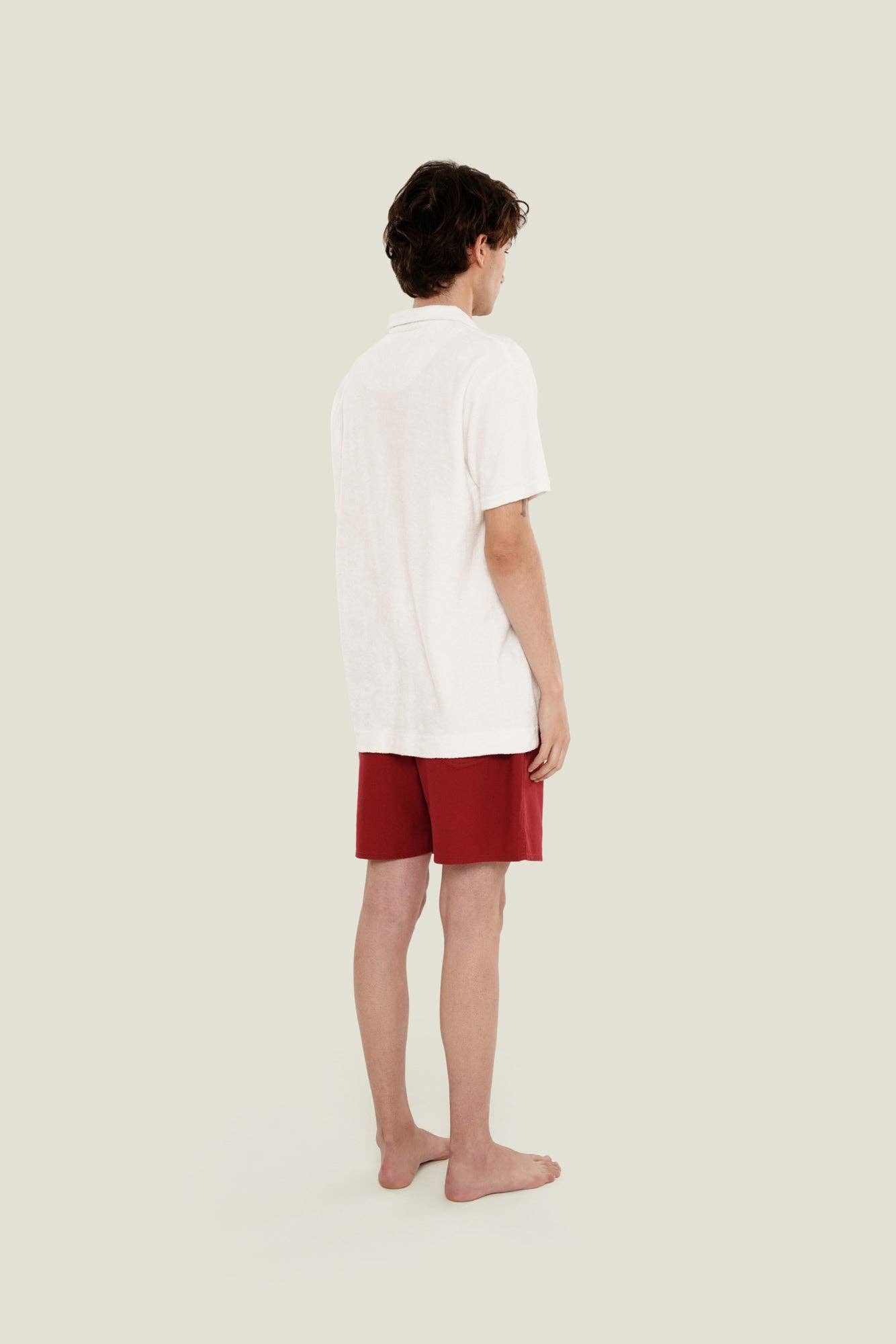 T-shirt in spugna bianca con colletto aperto