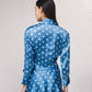 Blusa satinata a pois con fiocco