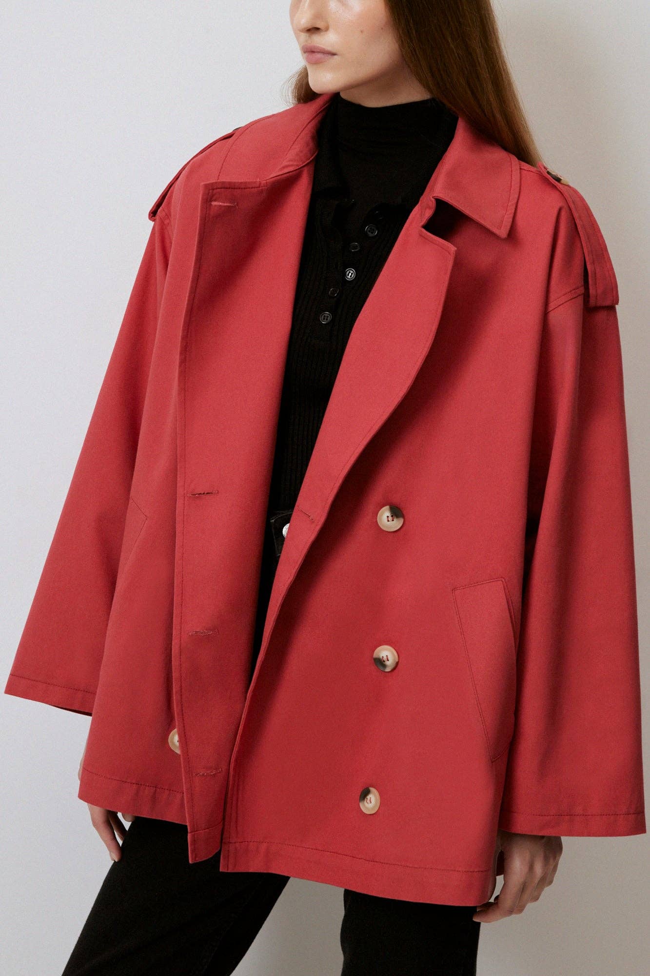 Trench corto doppiopetto in gabardina di cotone rosso