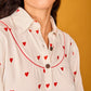 Camicia Bellota bianca con cuori ricamati