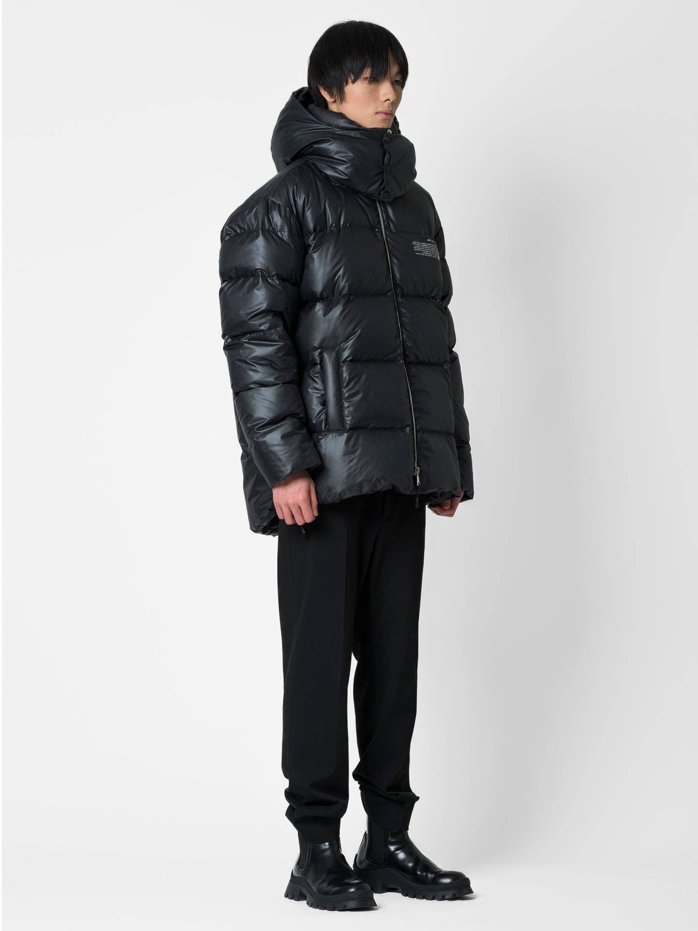 Bomber oversize con stampa testuale e cappuccio staccabile