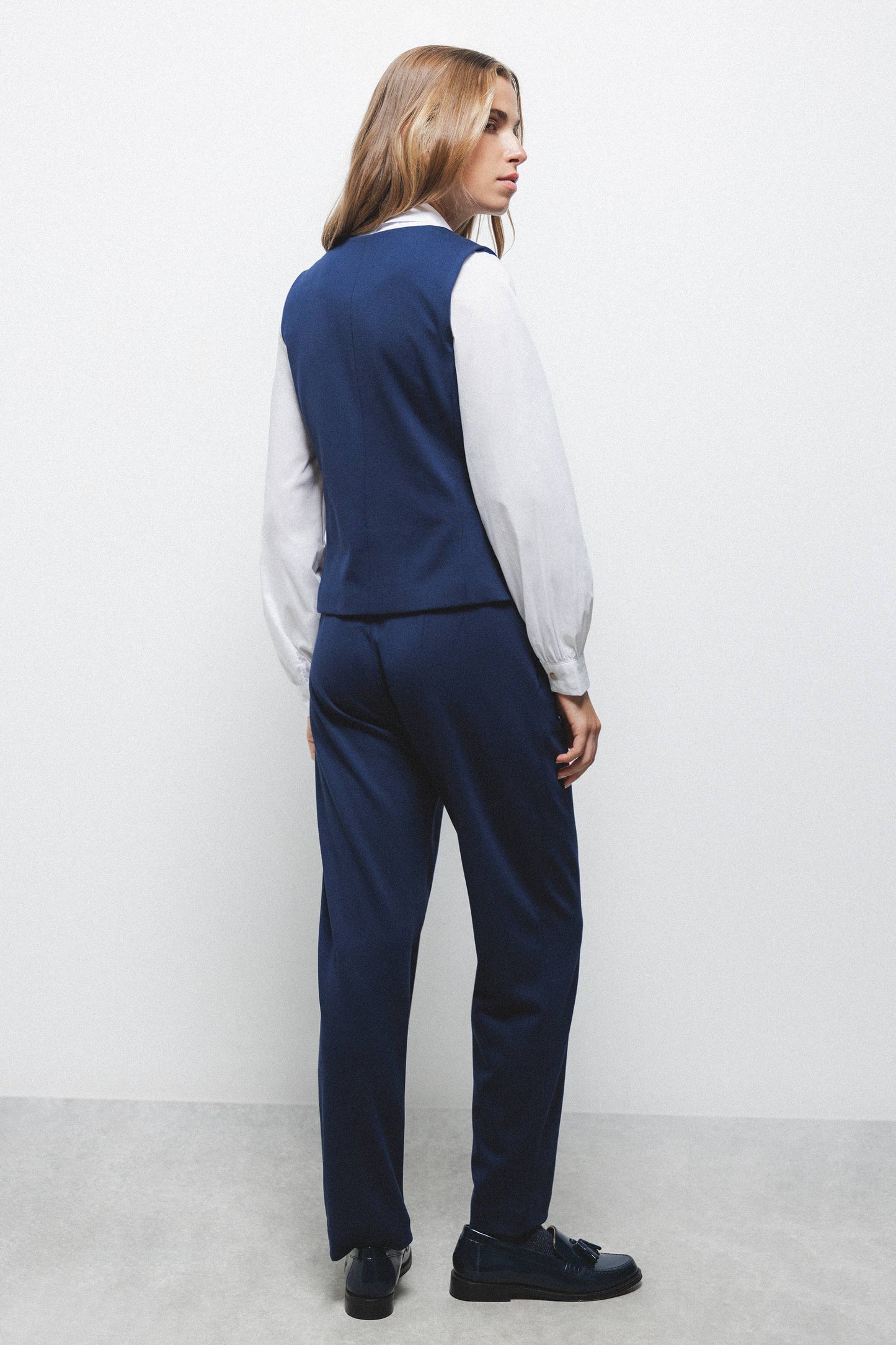 Gilet sartoriale blu navy con scollo a V