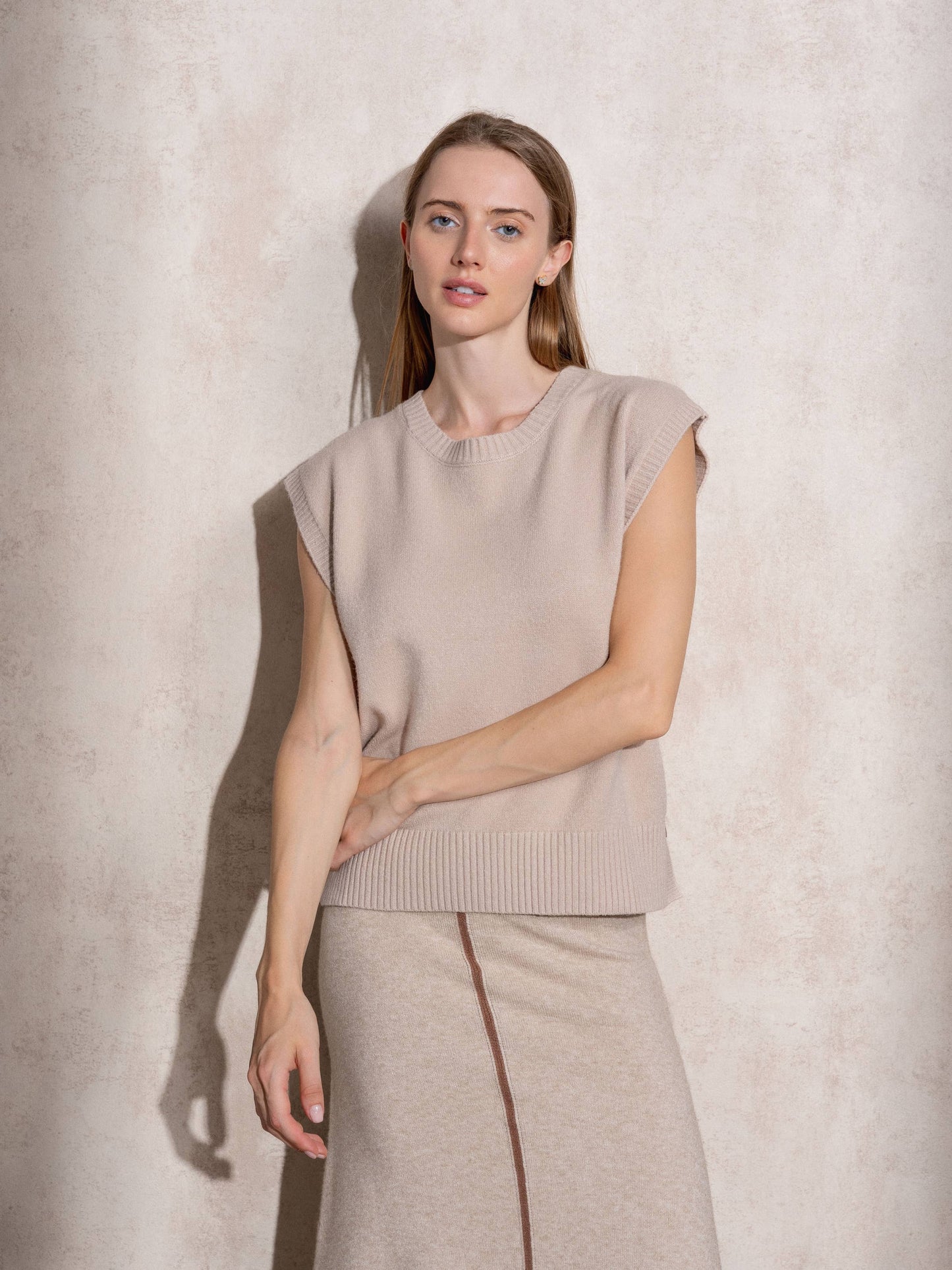 Gilet in maglia senza maniche con bottoni laterali