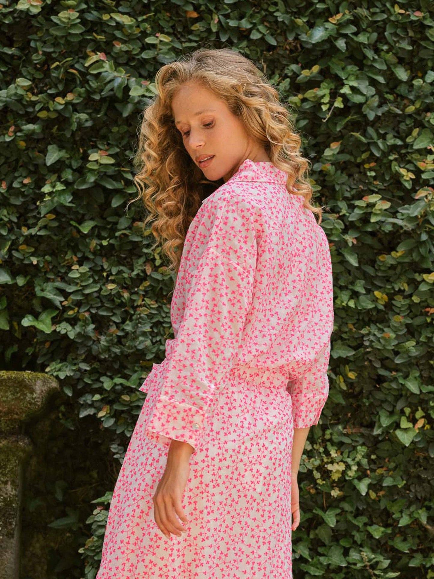 Blusa ricamata con stampa all-over