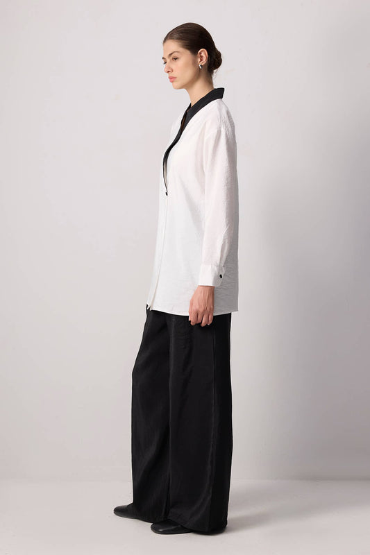 Blazer kimono bicolore bianco e nero con revers a contrasto