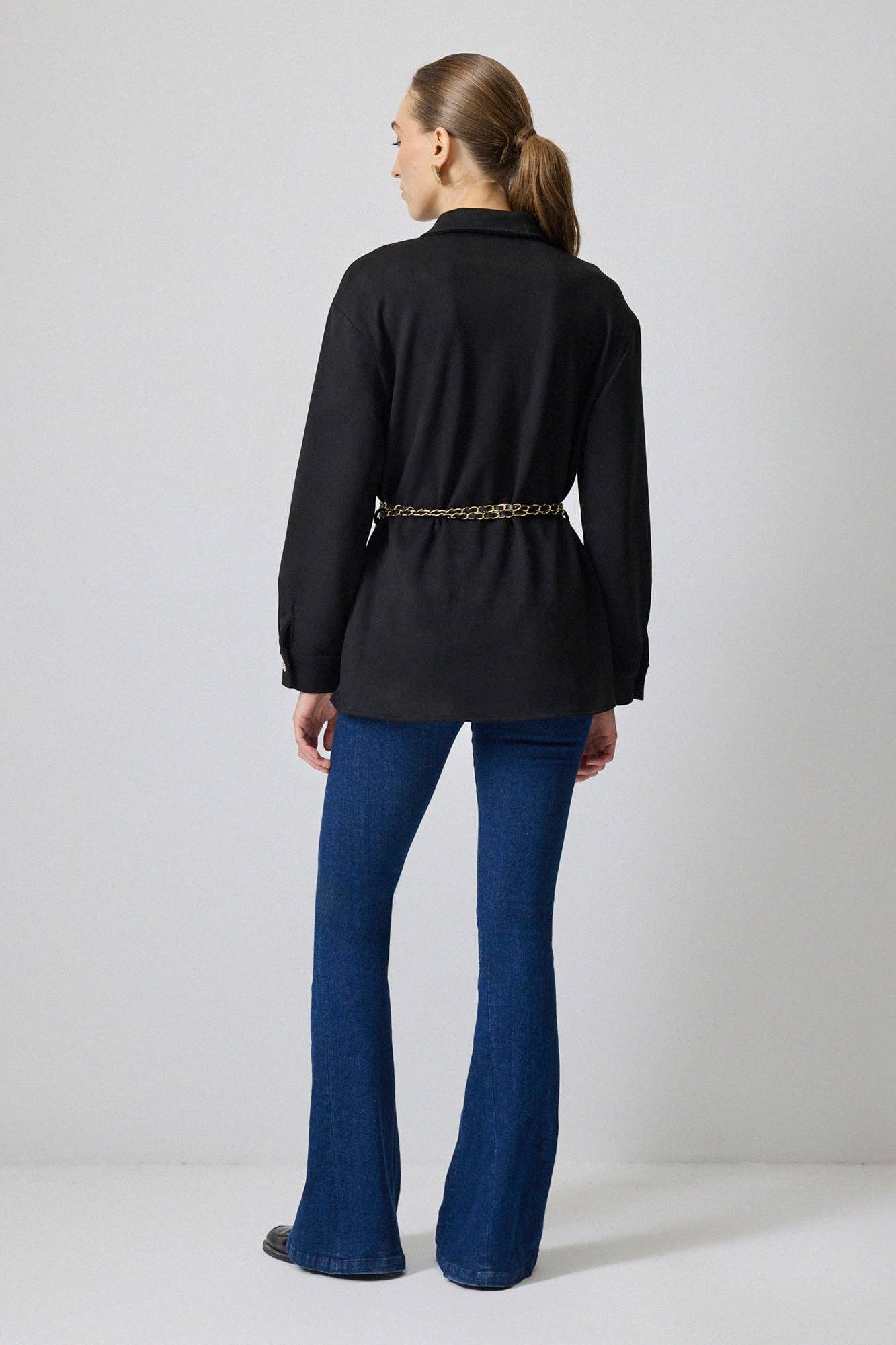 Giacca camicia effetto suede con cintura a catena
