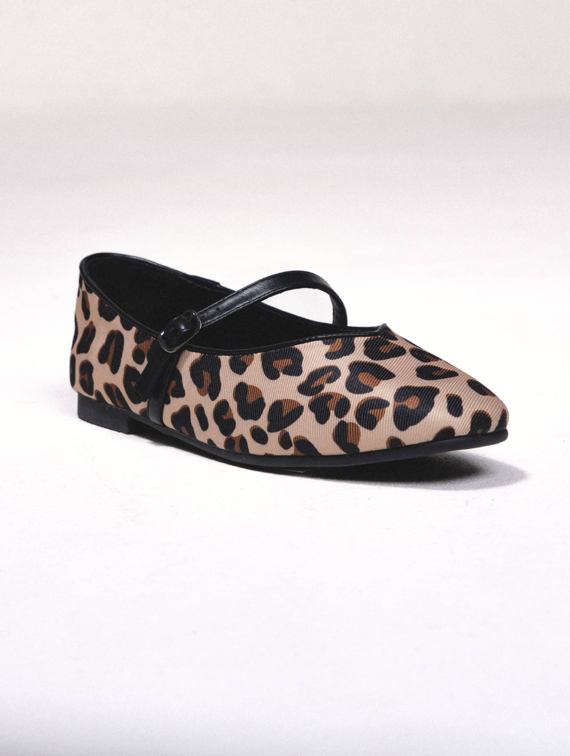 Ballerine in tessuto leopardato con cinturino