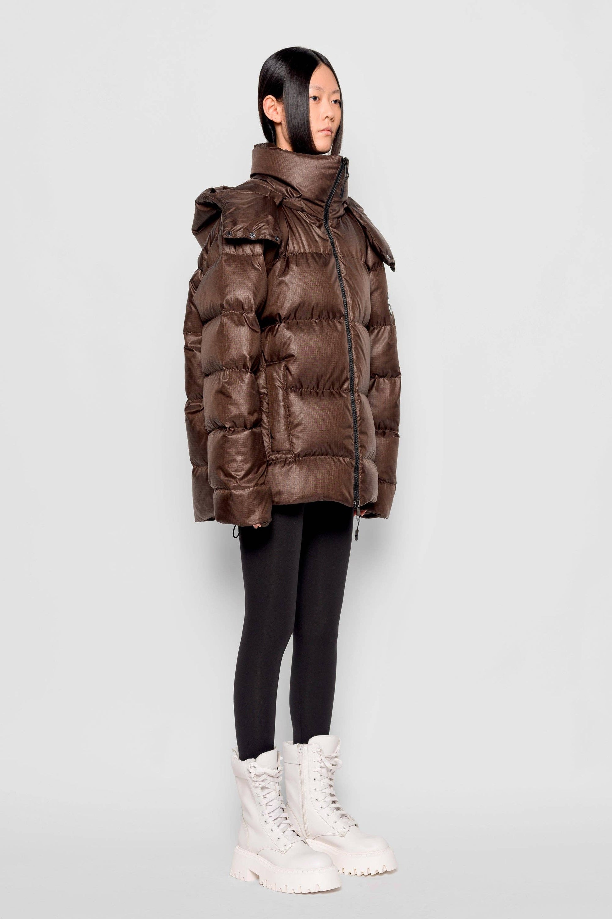 Piumino MAX con cappuccio removibile color cioccolato