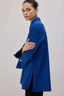 Camicia in popeline con polsini ampi