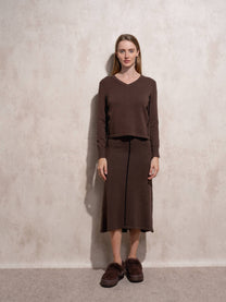 Maglione in maglia con scollo a V e profili a contrasto