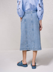 Gonna midi in denim con bottoni a pressione e tasche laterali