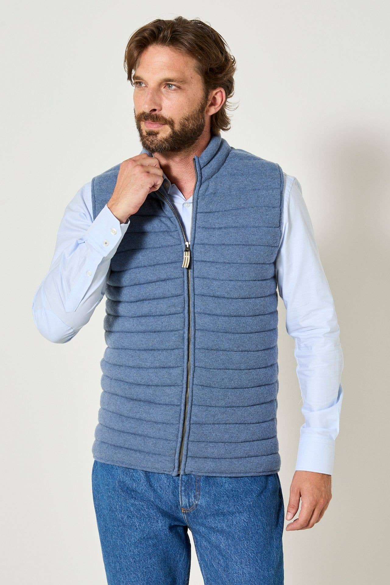 Gilet imbottito in lana merino con zip e tasche blu chiaro