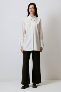 Camicia a righe crema con polsini maxi