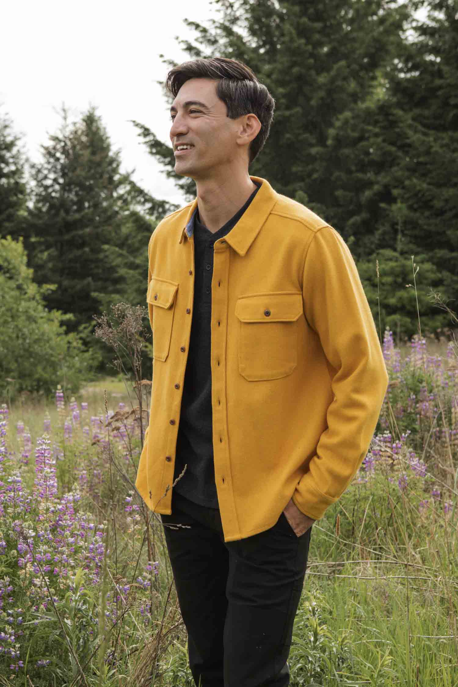 Overshirt in twill riciclato color oro antico