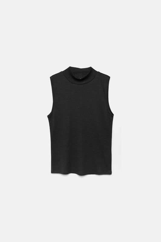 Top a collo alto con dettagli metallici