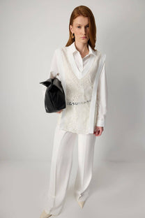 Maglia stratificata in pizzo con scollo a V