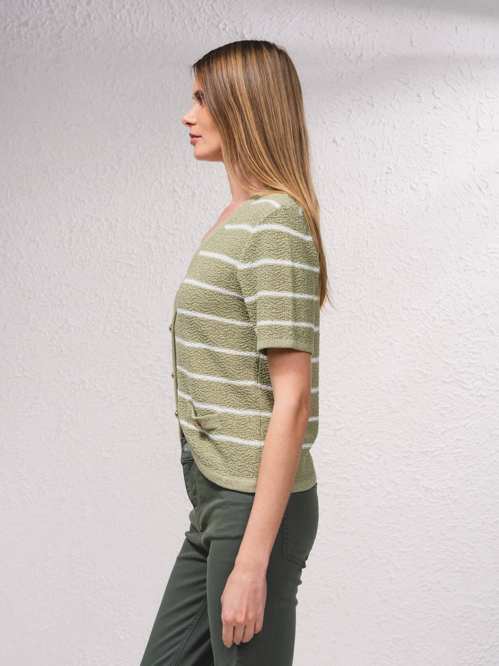 Cardigan a righe in maglia con bottoni dorati