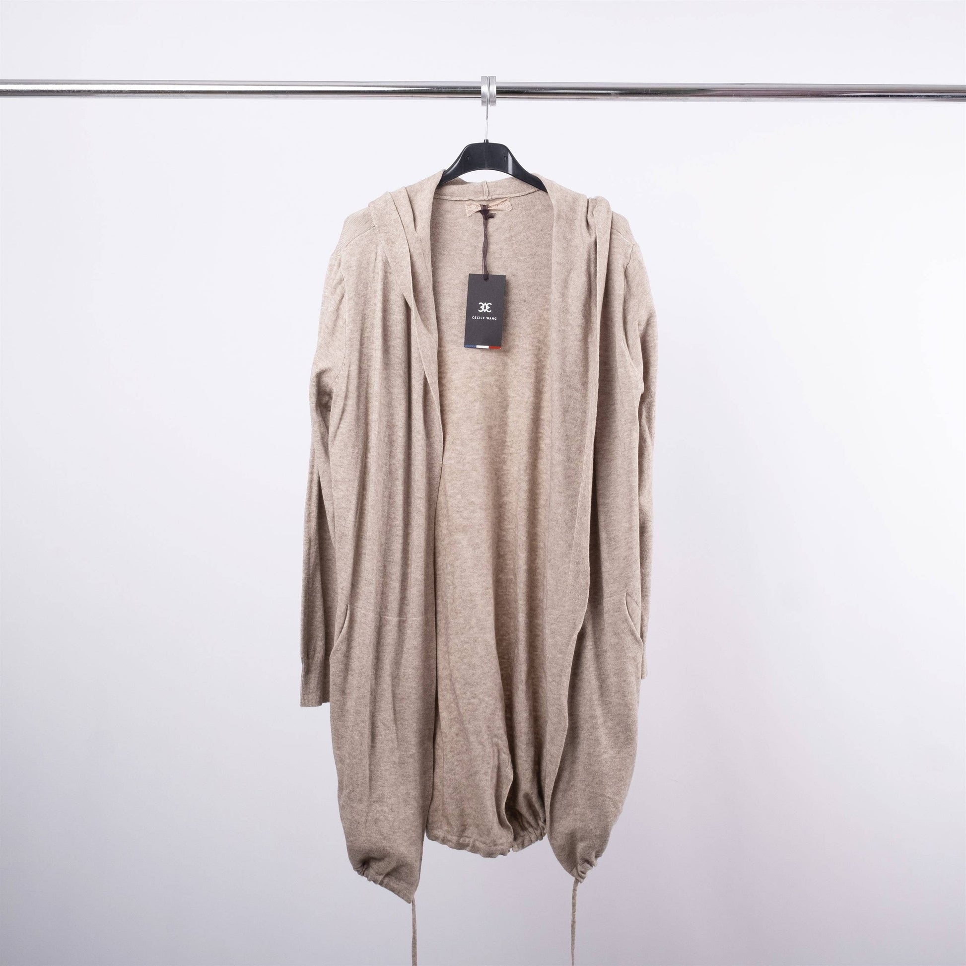 Gilet lungo con cappuccio in maglia morbida