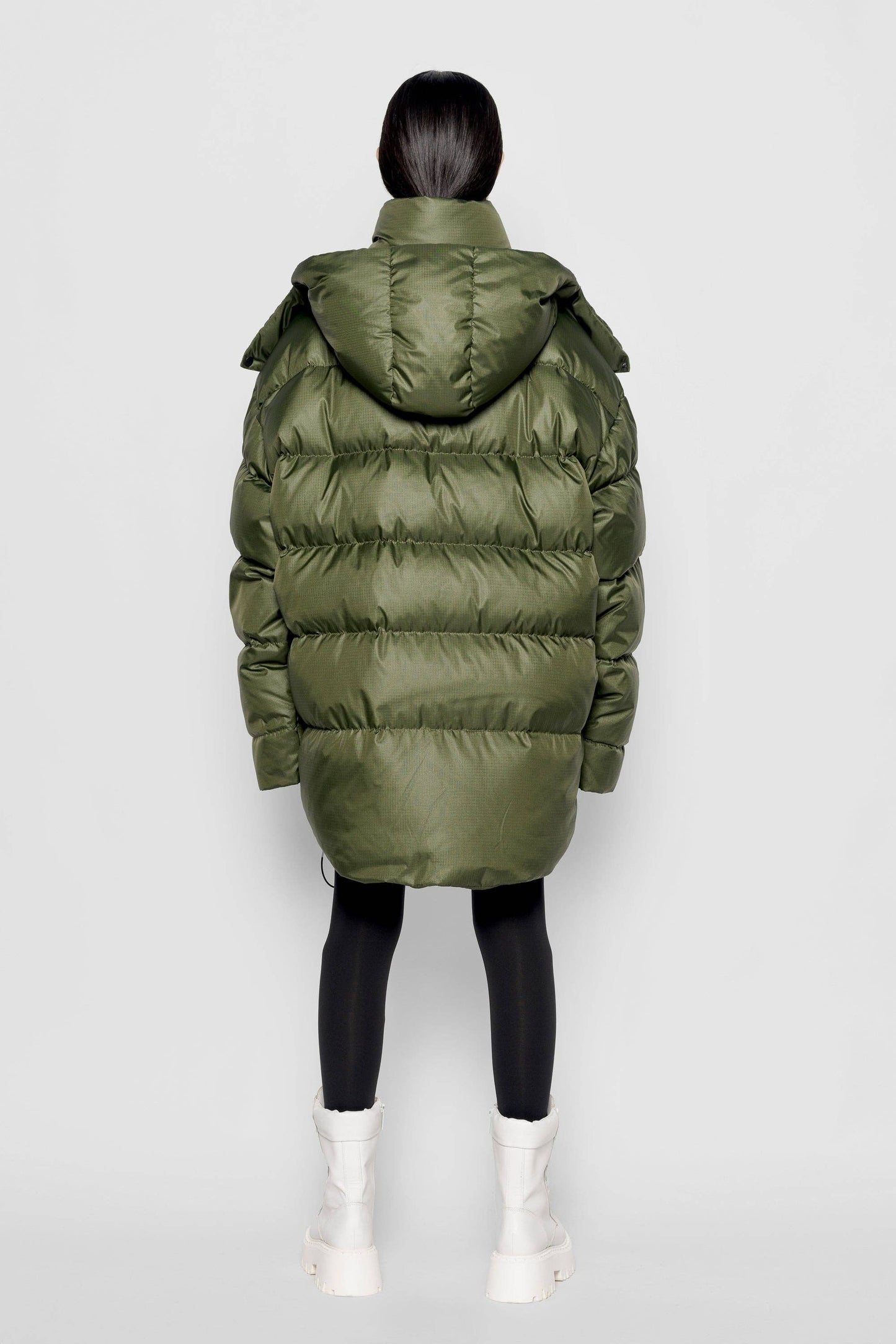 Piumino Iconica verde militare con cappuccio removibile