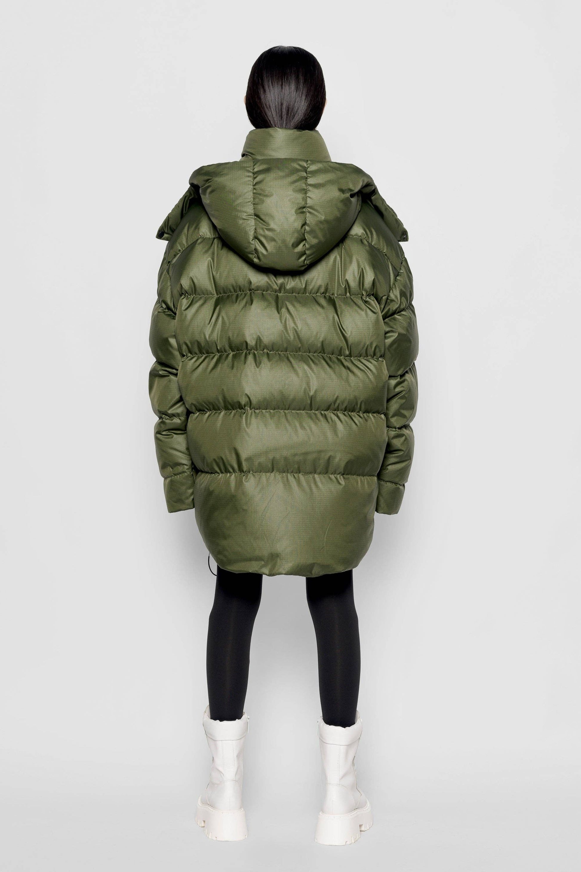 Piumino Iconica verde militare con cappuccio removibile