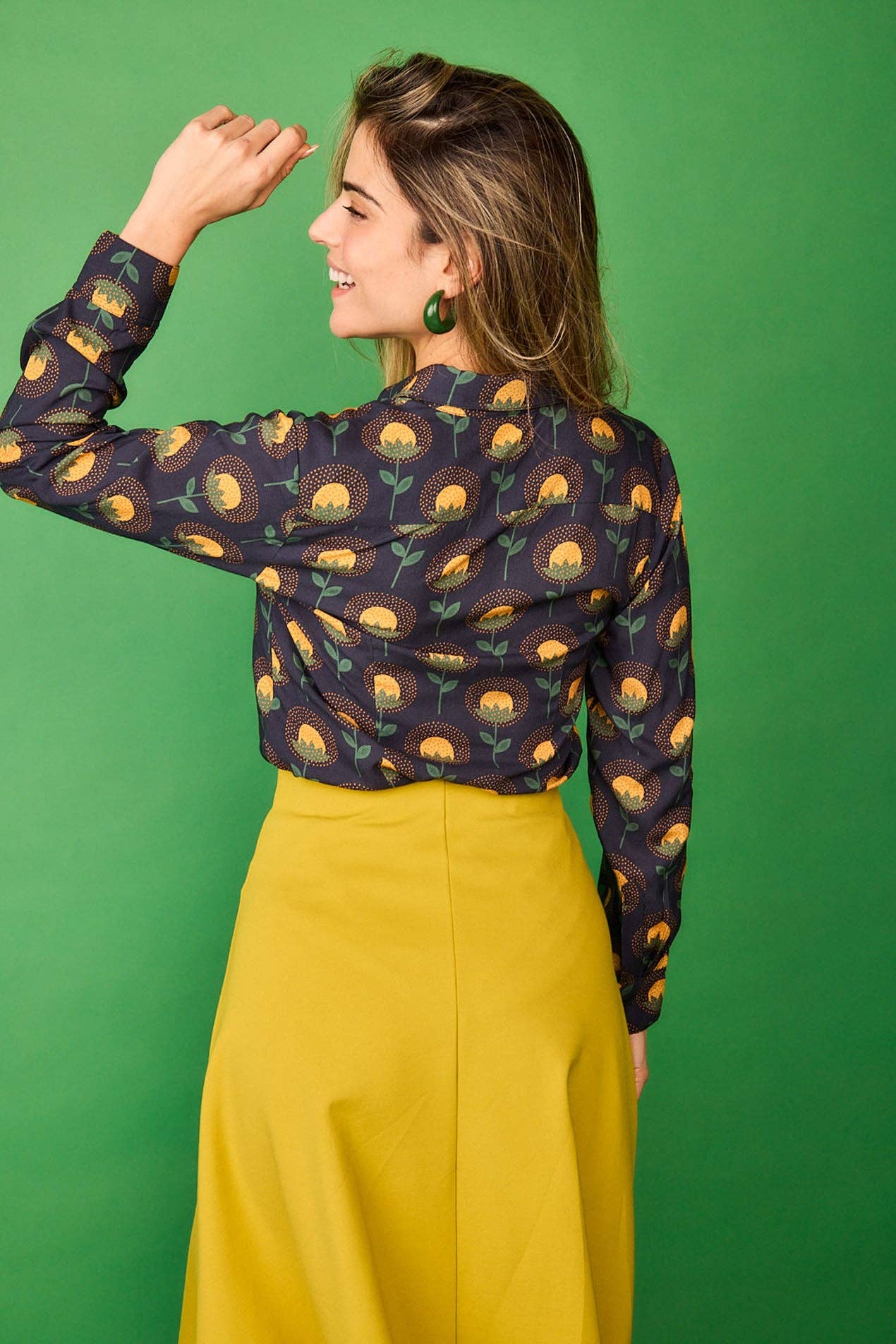Camicia slim floreale con fiori gialli