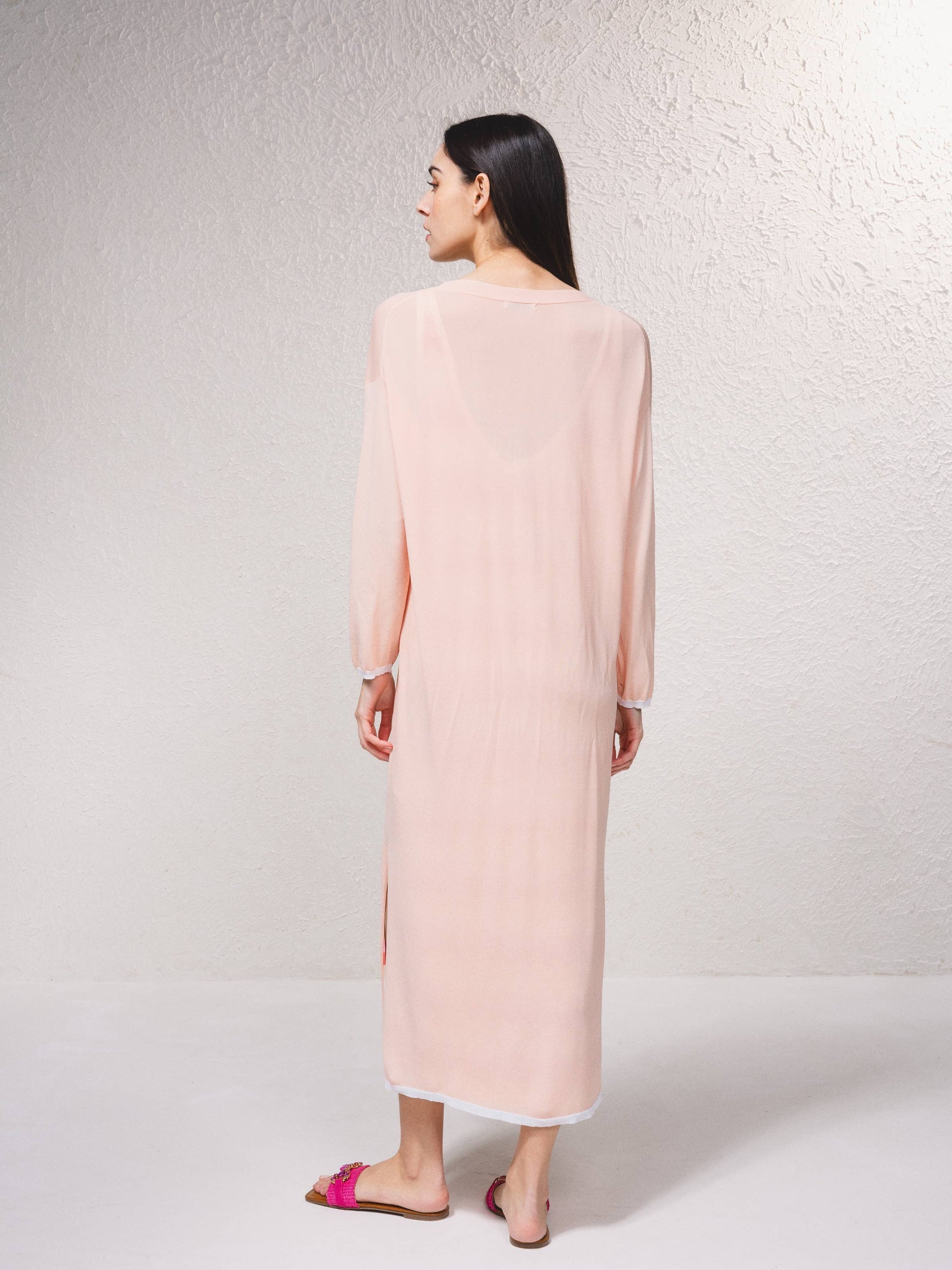 Cappotto lungo in maglia fine con scollo a V