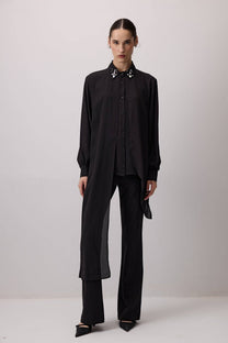 Camicia lunga in chiffon con colletto gioiello