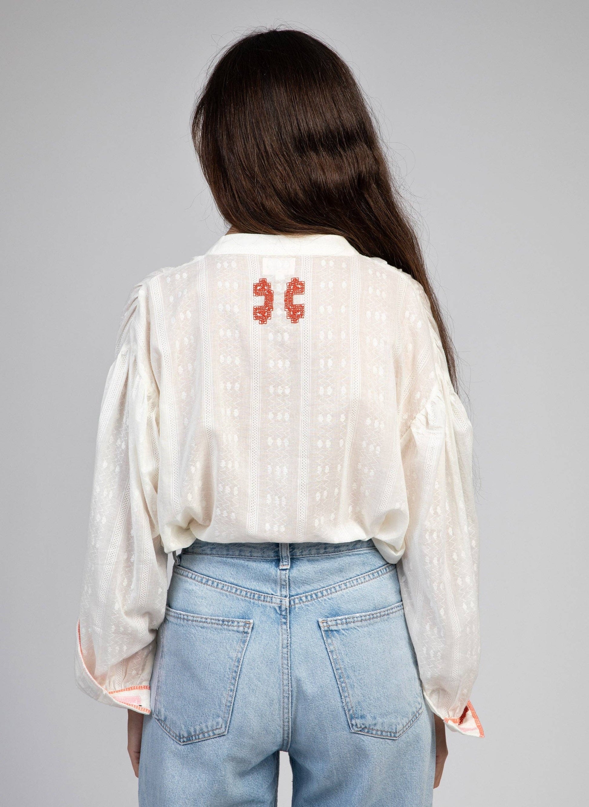 Camicia ricamata in voile di cotone ecrù