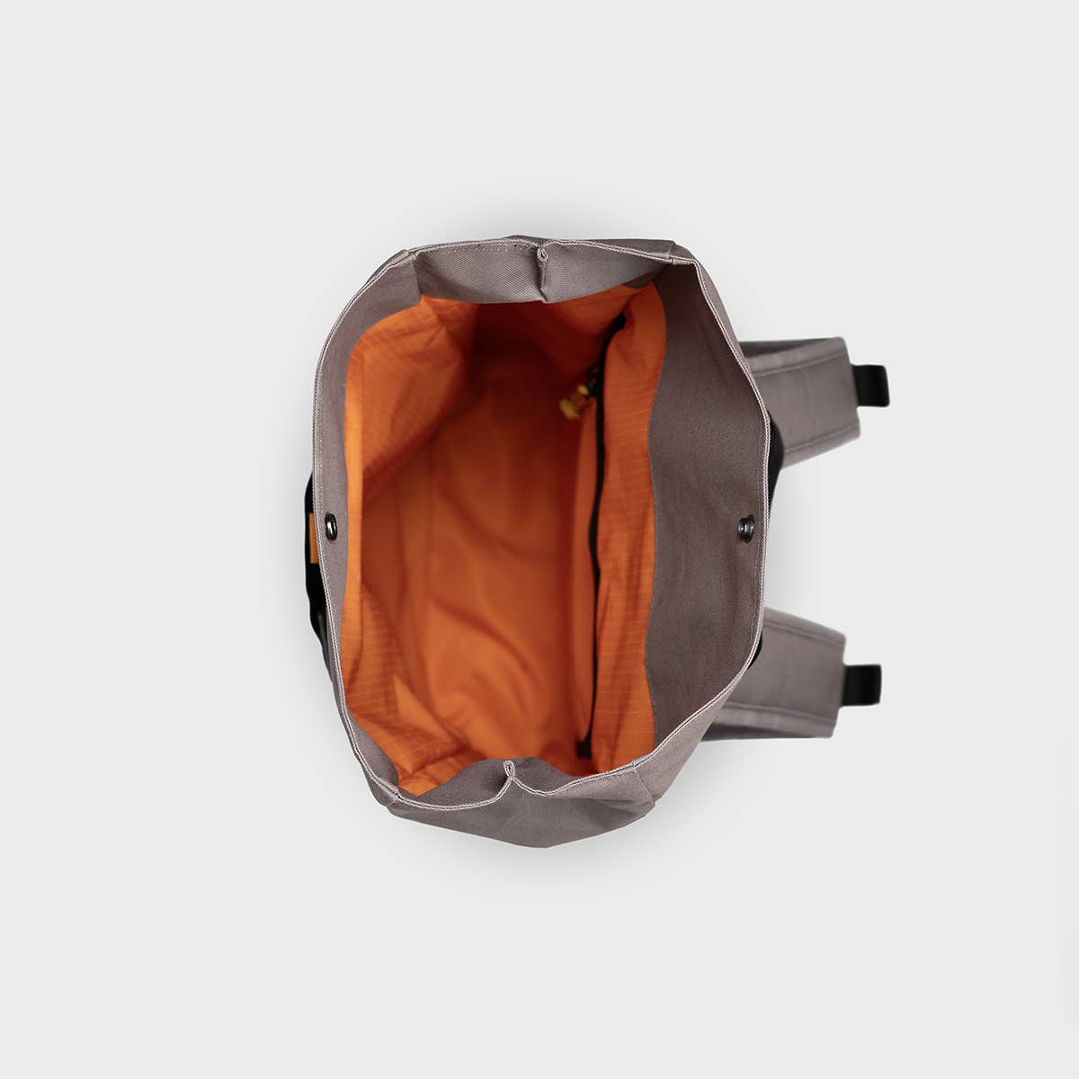 Zaino roll-top in poliestere riciclato color taupe