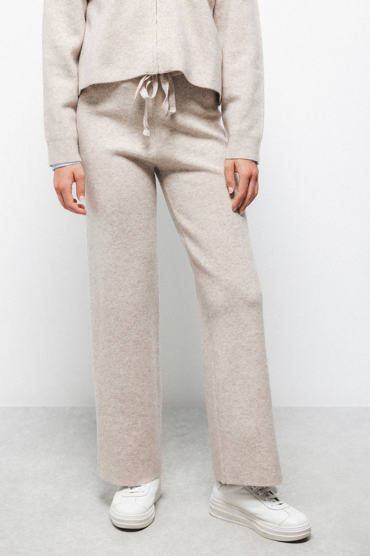 Pantaloni in maglia con coulisse e vita elastica