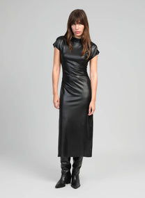 Abito lungo in similpelle nero con collo alto