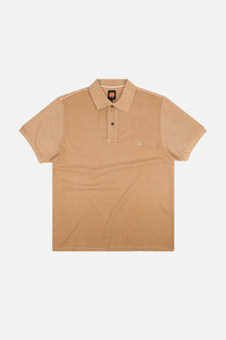 Polo essenziale in cotone organico tinta a pigmento color sabbia