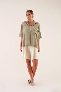 Camicia in lino a maniche corte dal fit morbido