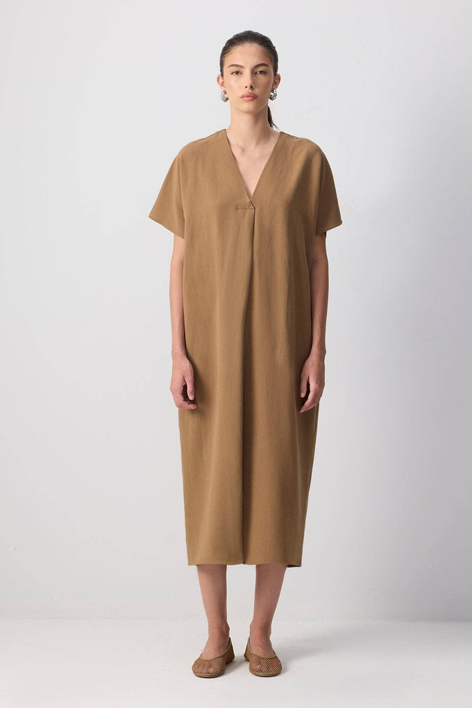 Abito midi minimalista in cotone con scollo a V e maniche corte