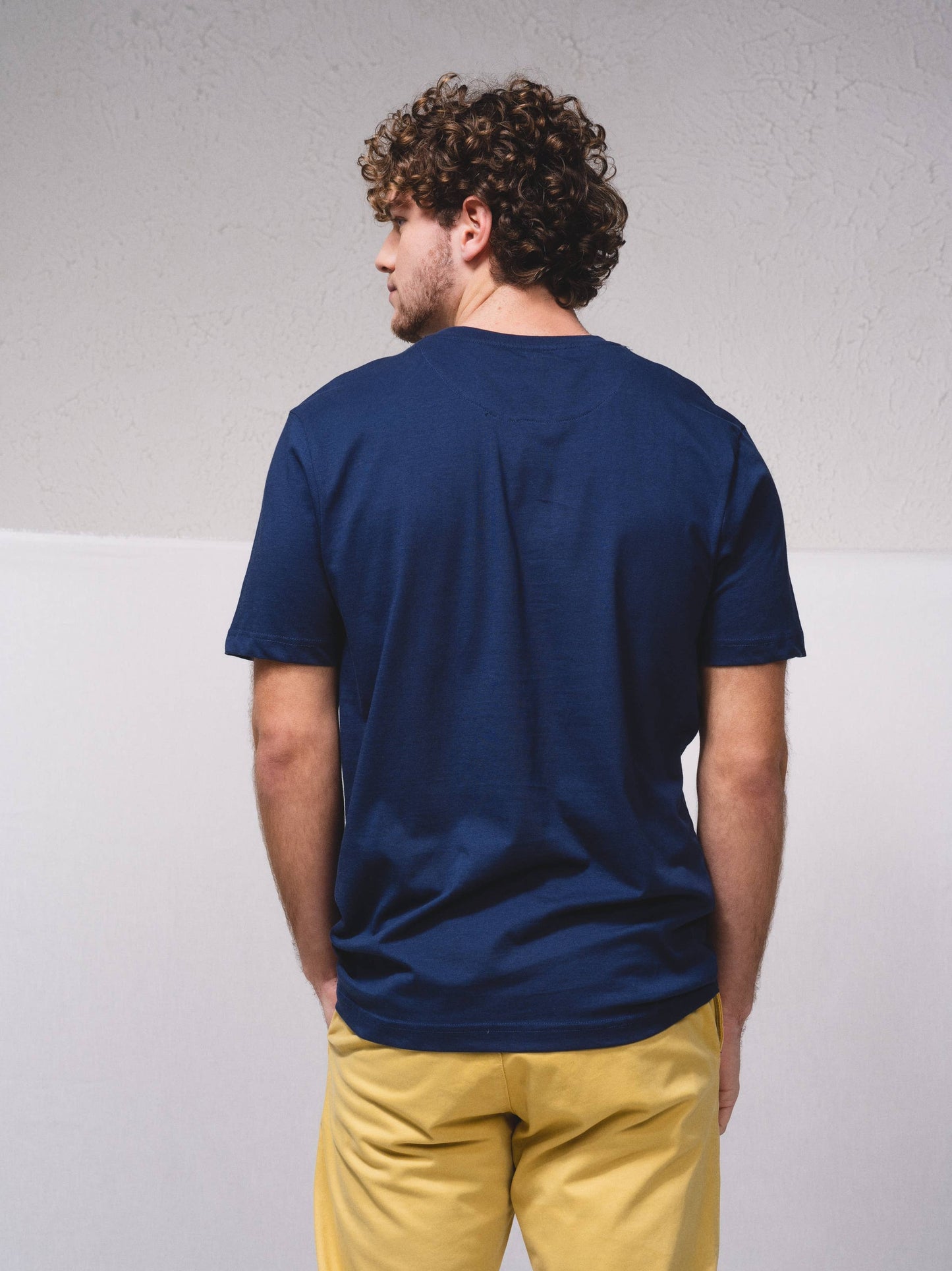 T-shirt basic in cotone con logo ricamato