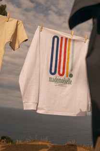 T-shirt a maniche lunghe “Oui” in cotone biologico