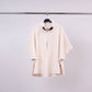 Cardigan smanicato con collo alto e fibbia decorativa