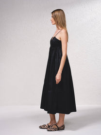 Abito midi in cotone con spalline sottili e schiena elastica