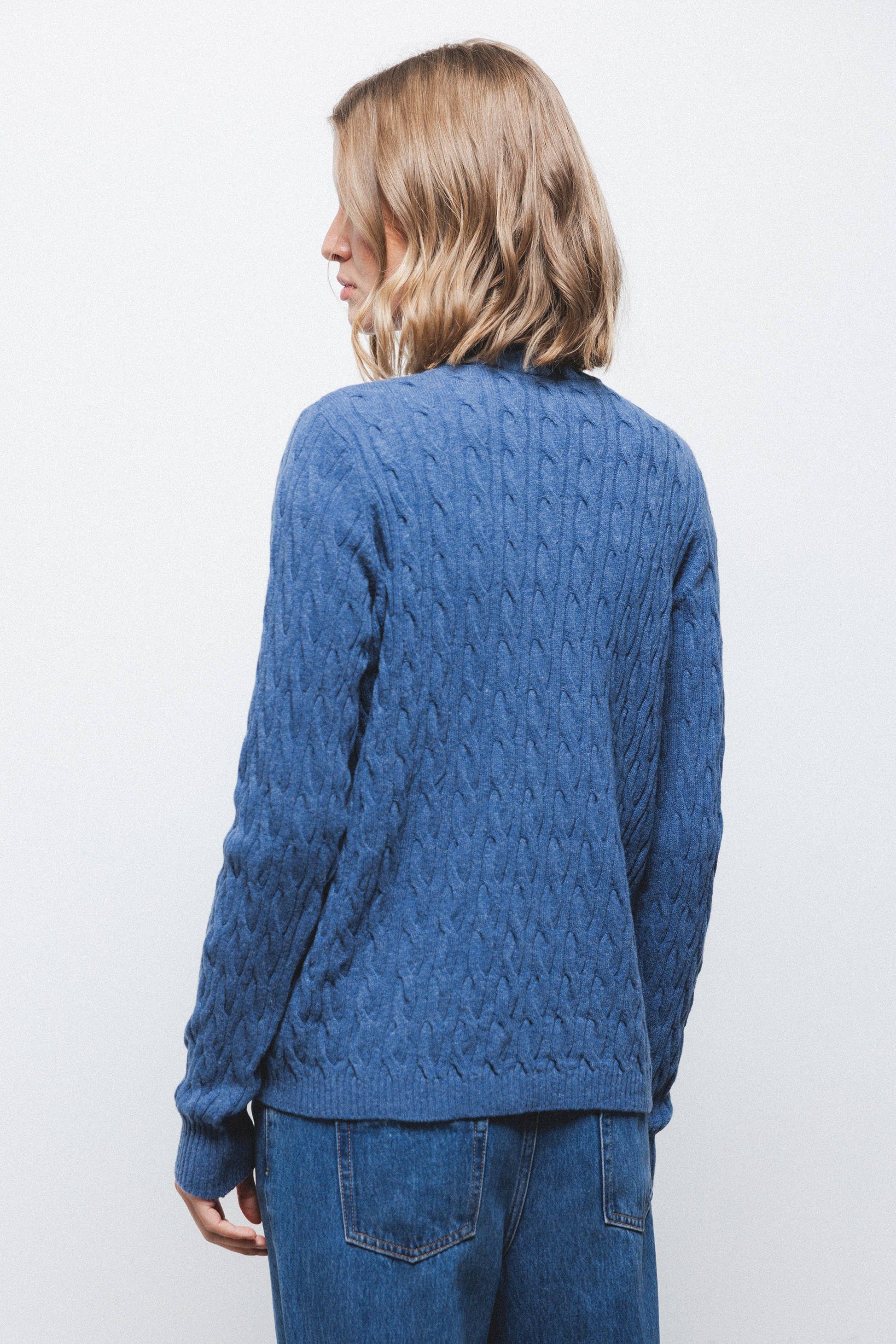 Maglione a maglia strutturata con trecce