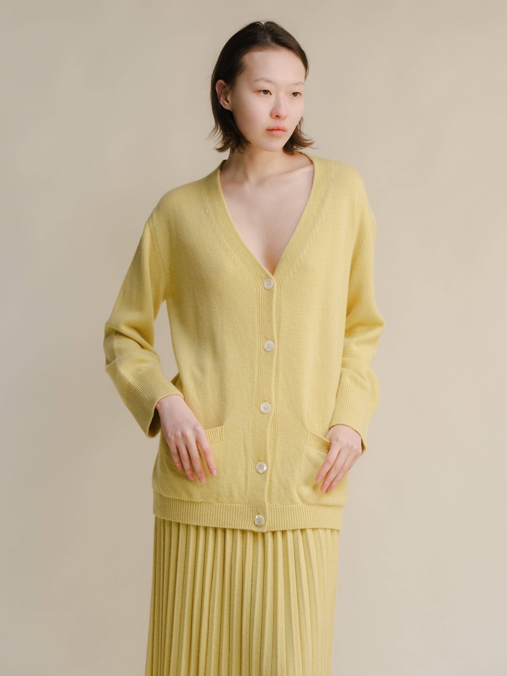 Maxi cardigan con scollo a V in misto cashmere