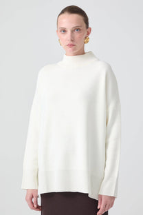 Maglione essenziale a collo alto a coste