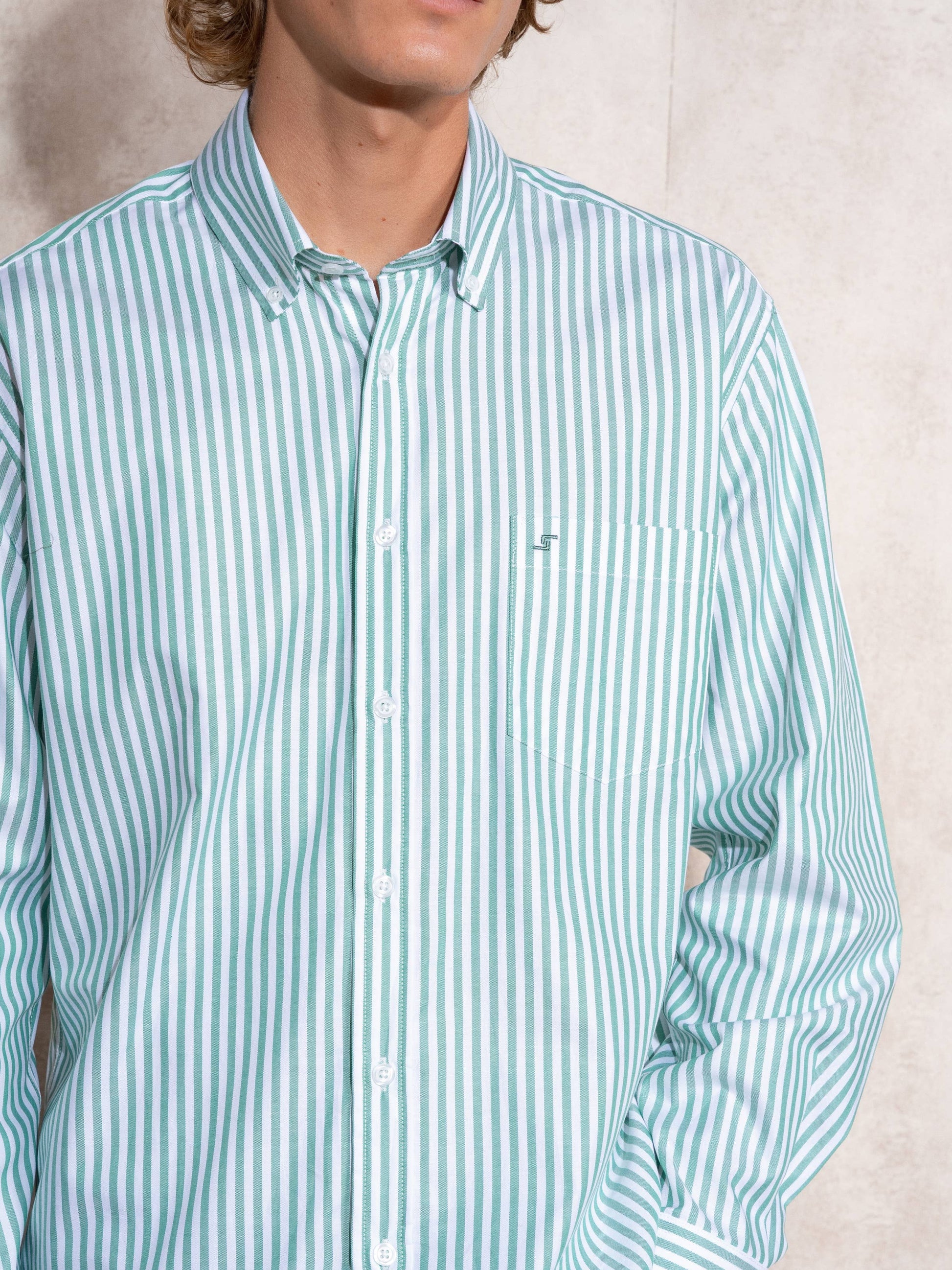 Camicia uomo a righe in cotone con colletto button-down