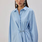 Camicia in popeline con accessori in metallo