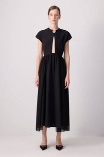 Abito elegante nero midi con scollo a occhiello e maniche a cappuccio