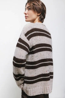 Maglione in maglia a righe con girocollo