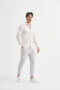 Camicia slim elasticizzata con stampa tono su tono