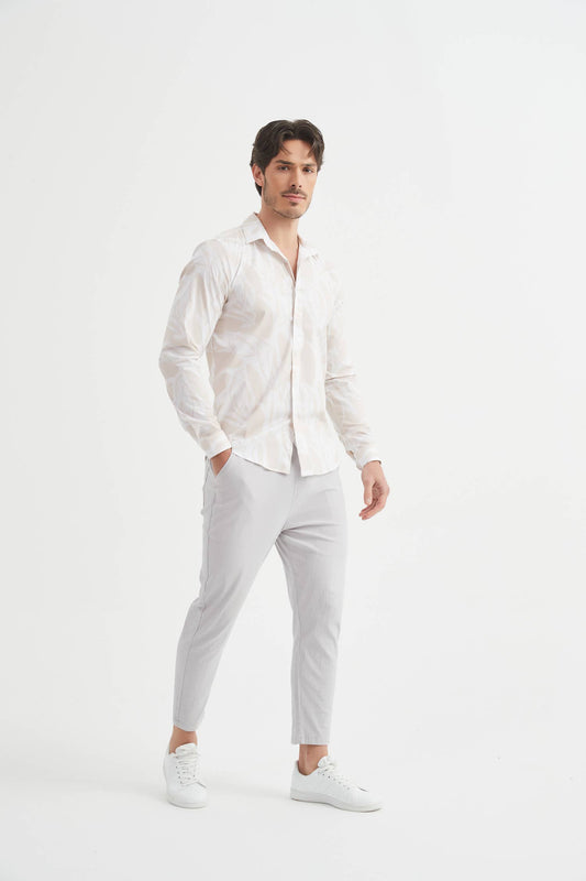 Camicia slim elasticizzata con stampa tono su tono