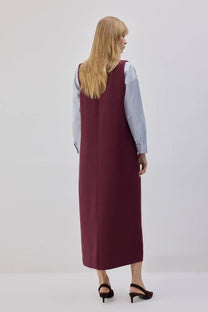 Abito pinafore lungo con scollo a V